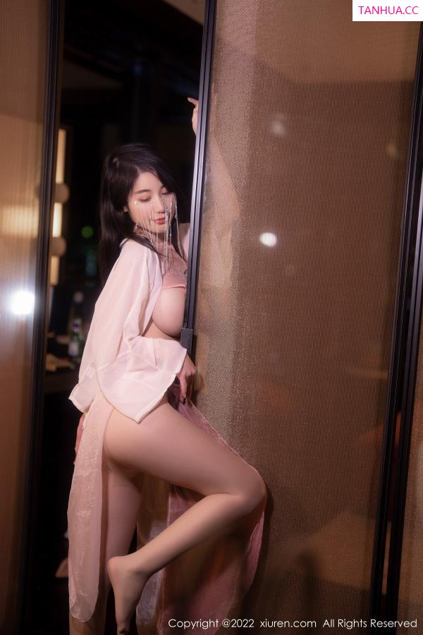 美七Mia  [XiuRen]高清写真图 2022.12.14 No.5994 美七Mia 美臀布兜第5张图片